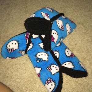 medium hello kitty slippers can fit 7-8