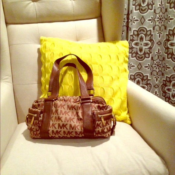 🎉HP🎉 Michael Kors handbag