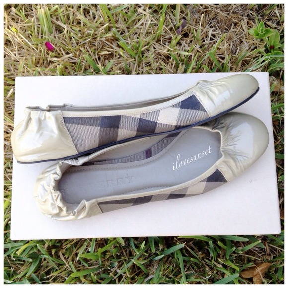 👑PM_EDITOR Pick👑 Burberry Flats - Picture 2 of 4
