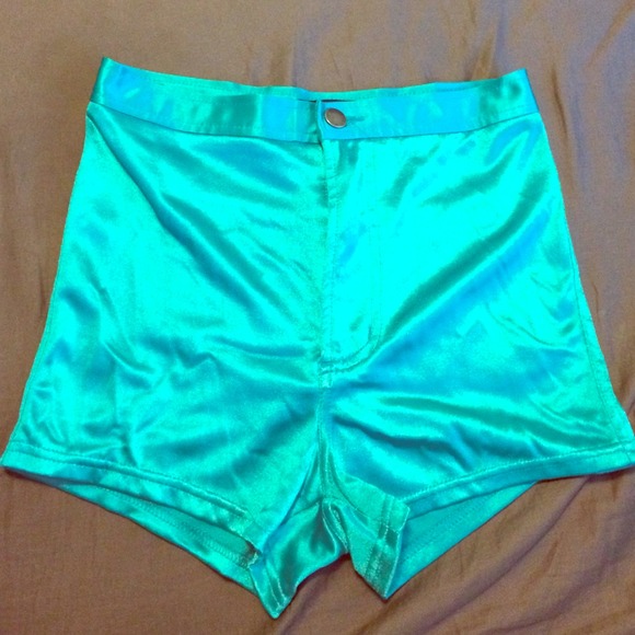 Glitzy shorts (disco shorts)