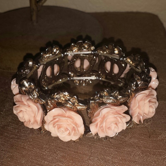 Flower bracelet