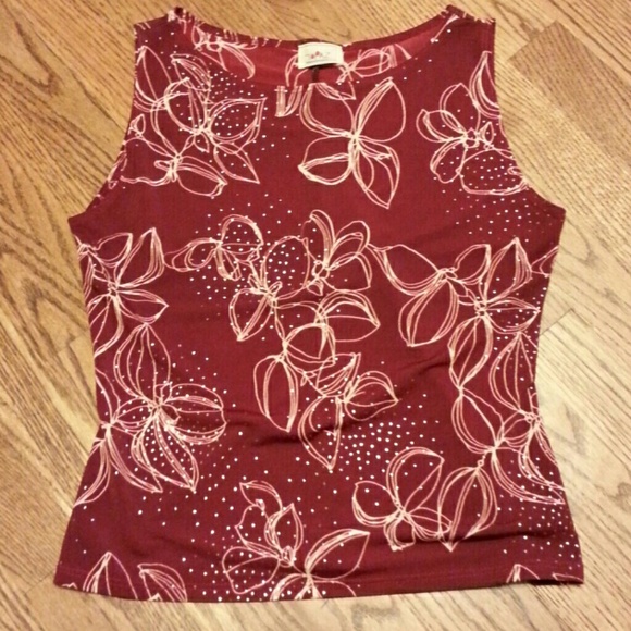 Super cute Dressy tank with hints of Sparkle!!!!❤