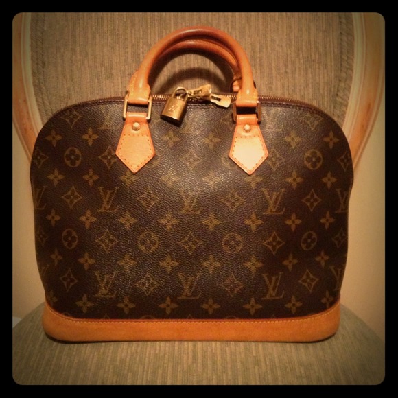 ❌SOLD❌Authentic Louis Vuitton Monogram Alma