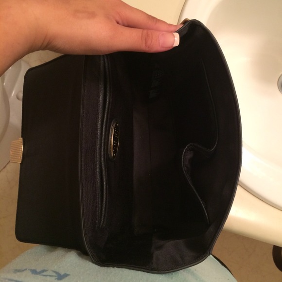 ❌SOLD❌ Black crossbody bag - Picture 3 of 3