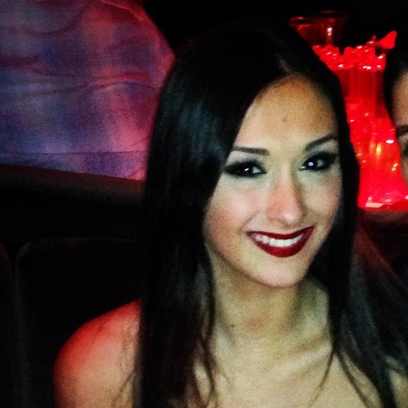 Meet your seller/buyer !!💋🎉 - Picture 3 of 4