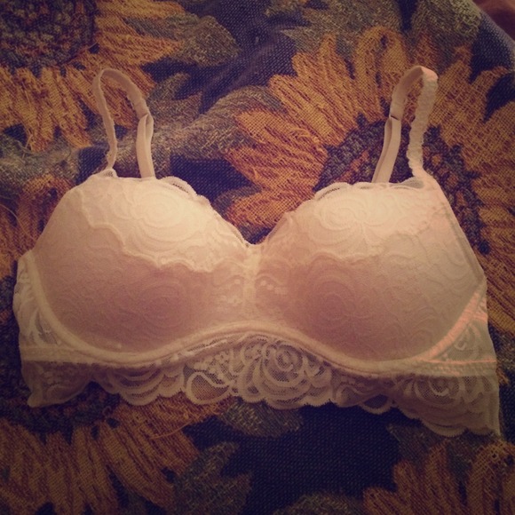 VS PINK White/Cream Rose Lace Push Up Bralette