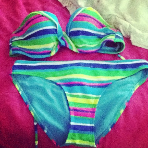 Stripped bathing suit👙