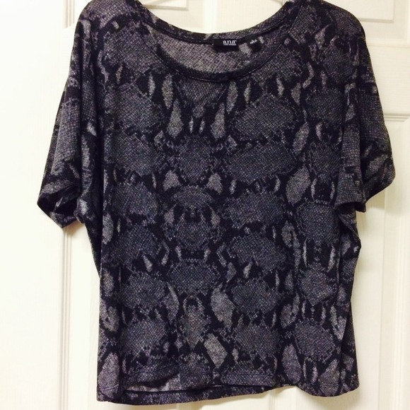 🚫🚫BUNDLED🚫🚫Black Snakeskin Print Dolman Top