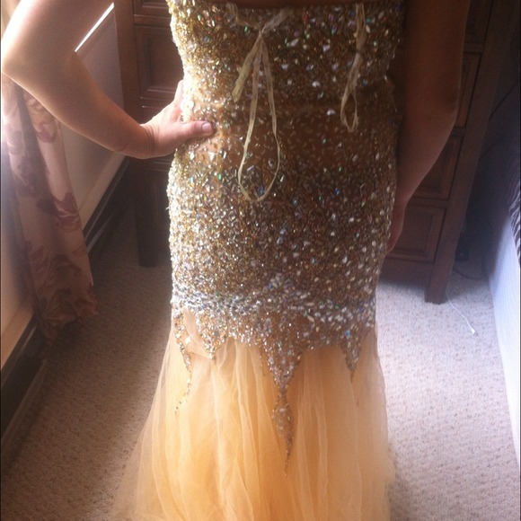 Size 2 - Picture 2 of 4