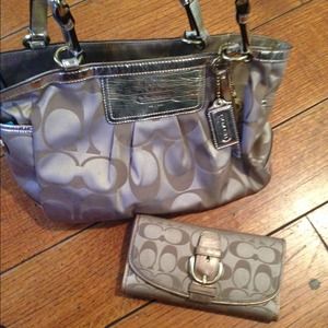 ❌SOLD❌Authentic coach! Great color!