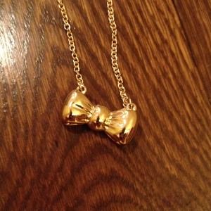 Gold bow forever 21 necklace