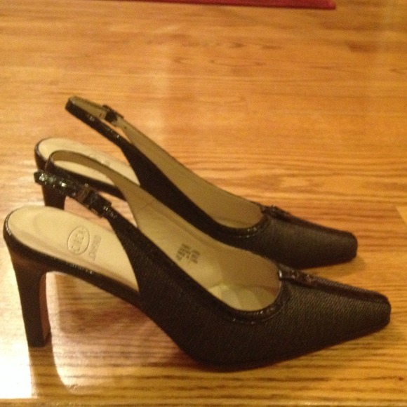 Black Tweed Slingbacks with Zipper Detail - Picture 3 of 4