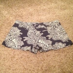 Navy/white paisley shorts!