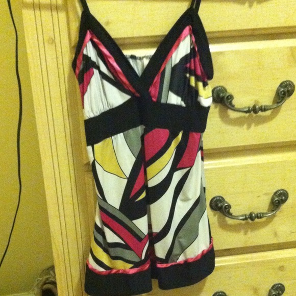 Tank tops - Picture 4 of 4