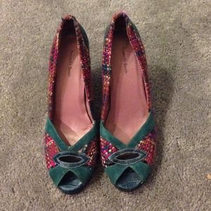 SOLD***Turquoise tweed chunky heel peep toe pumps