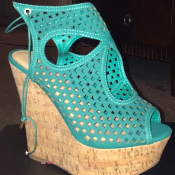 JustFab Shoes - Wedge Seafoam size 8.5 👗👠