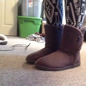 Grey wanna be Ugg Boots!