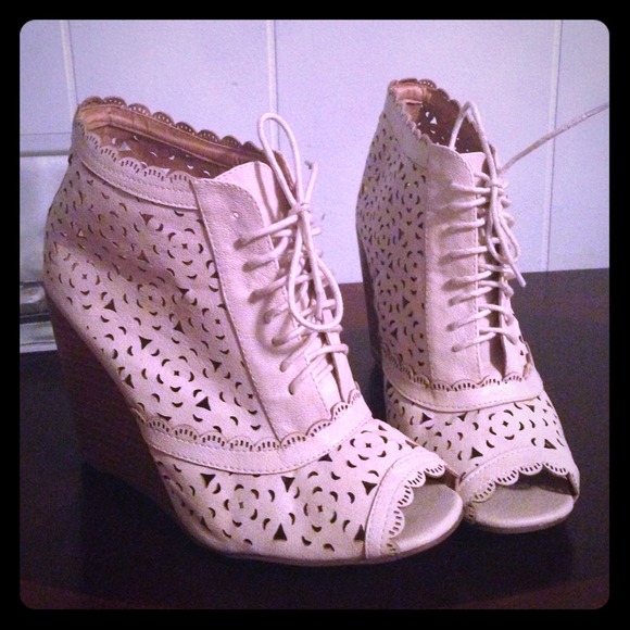 Cutout Wedge Booties