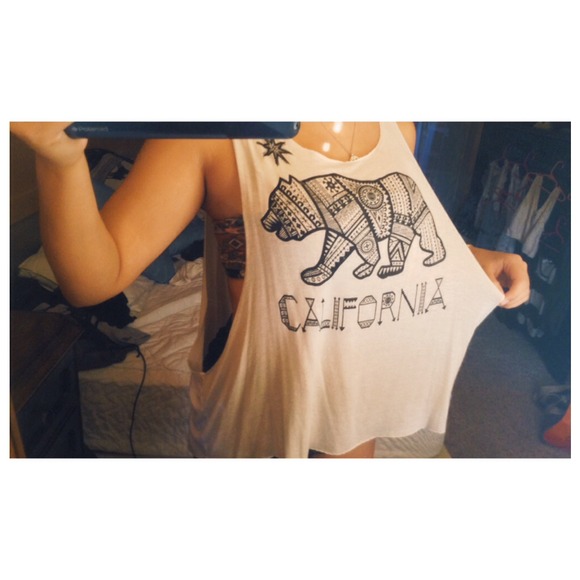 Oversized sleeveless California tank top