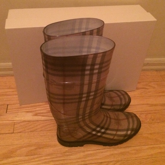 BURBERRY HAYMARKET RAINBOOTS 🎀 - Picture 2 of 4