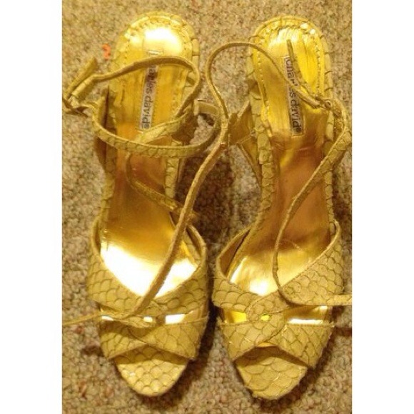 Charles David yellow snakeskin heels