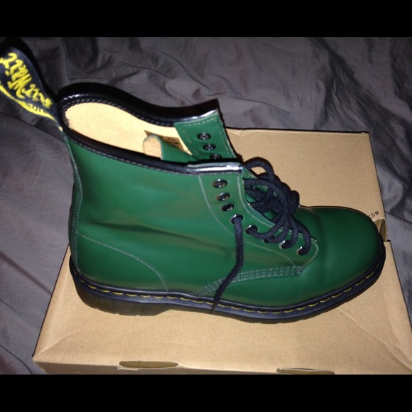 Classic Dr. Marten Boots!! - Picture 2 of 4