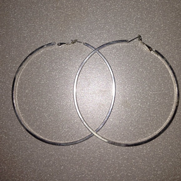 Brand new guess hoops - Picture 1 of 1