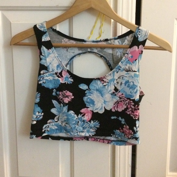 Tops - Crop top
