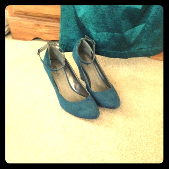 Kenneth Cole ankle strap wedge