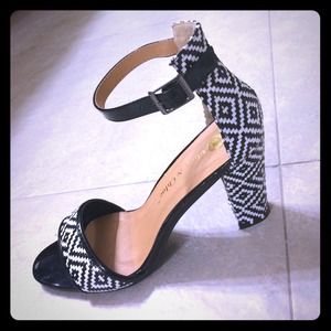 Black & White Aztec Print Sandals - Size 8