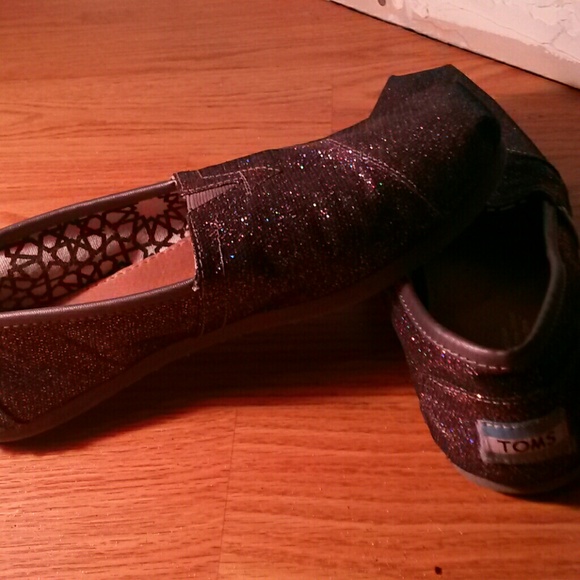 Sparkly Tom's shoe's - Picture 2 of 3