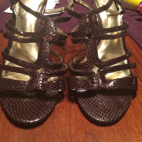 Brown 4" Heels - Great Condition - ❤️ - Picture 4 of 4