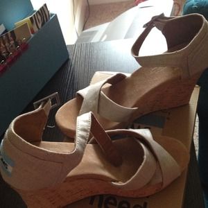 Toms Metallic white/tan