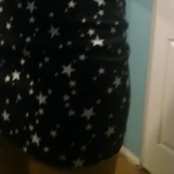 Star skirt. Mini. It's a small..and yeah - Picture 3 of 3