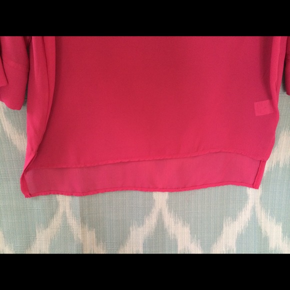 ❎SOLD!❎ Fuschia Top - Picture 3 of 4