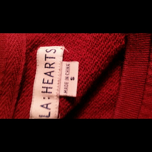 Lion cropped sweater. - Picture 2 of 2