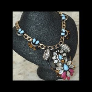 Statement necklace