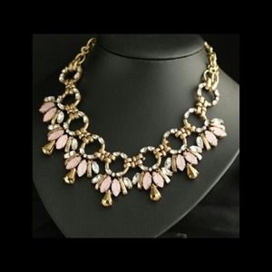 Statement necklace