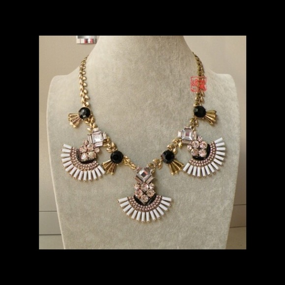 Statement necklace