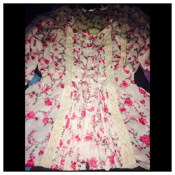 GUESS blouse