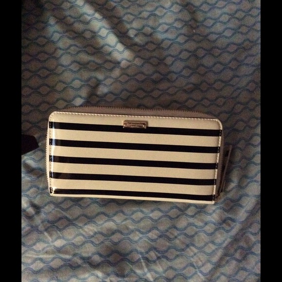 (Reduced)Large Stripe Kate spade wallet