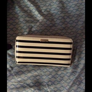 (Reduced)Large Stripe Kate spade wallet