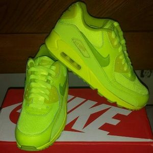 Volt -air max 90s