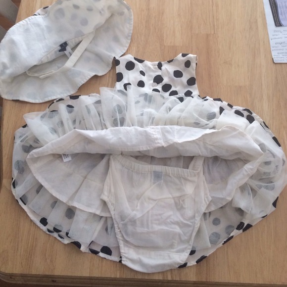 Baby Gap dress and hat - Picture 4 of 4