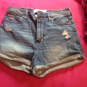 Natural-Waisted High Rise Hollister Shorts
