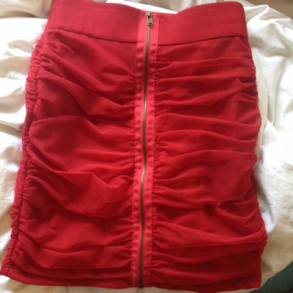 Charolette Russe XS Red skirt - Picture 2 of 4