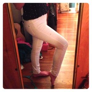 White skinny jeans