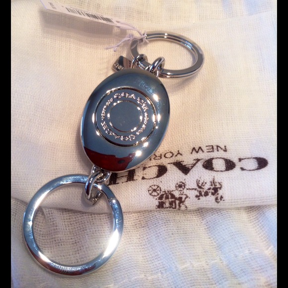 ❌❌SOLD❌❌Coach Valet Turnlock Keychain❤️ - Picture 3 of 4