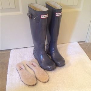 HUNTER RAIN BOOTS. Grey with blooming look.