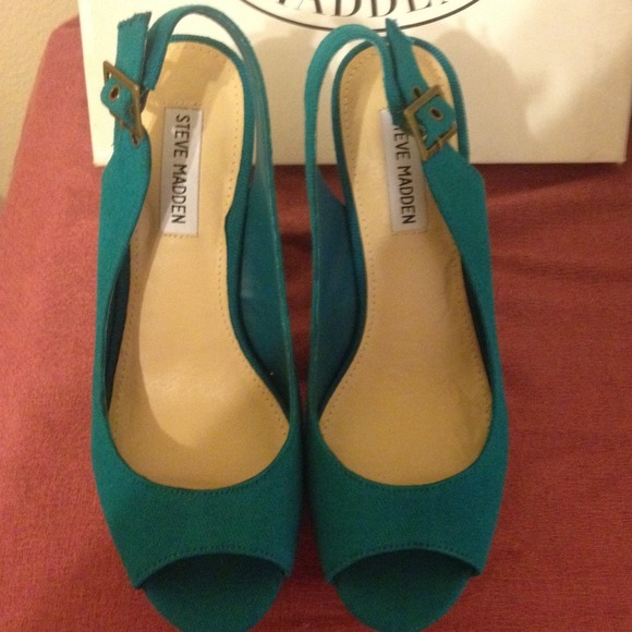 Steve Madden Geaniee Platform Sandals in Teal - Picture 3 of 4